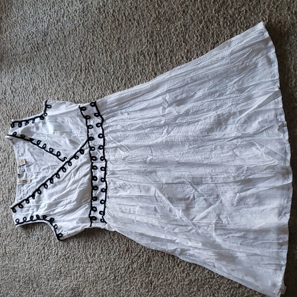 Studio West Apparel - Picture 13 of 16